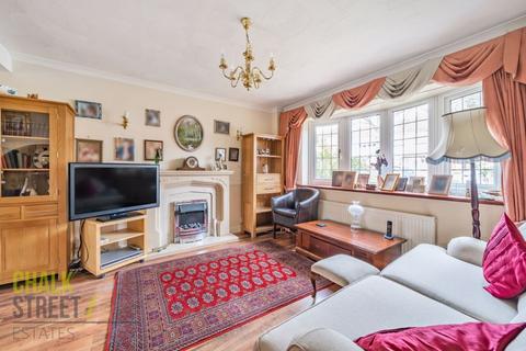 28 Oates Road, Romford, RM5 2HT