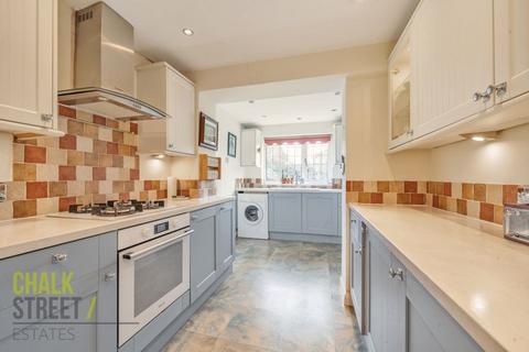 28 Oates Road, Romford, RM5 2HT