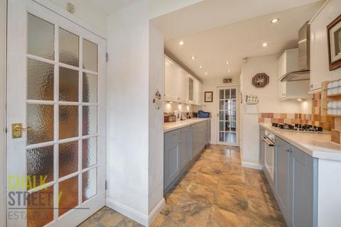 28 Oates Road, Romford, RM5 2HT