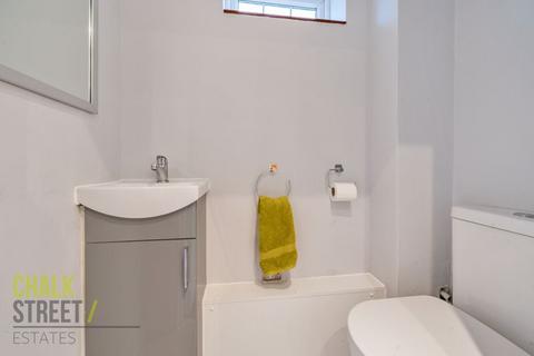 28 Oates Road, Romford, RM5 2HT