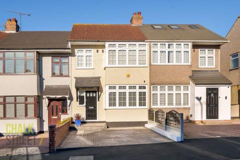 47 Macdonald Avenue, Hornchurch, RM11 2NF