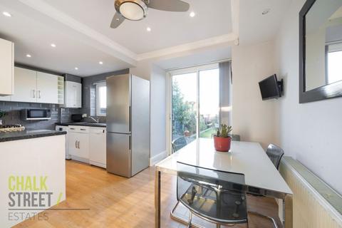 47 Macdonald Avenue, Hornchurch, RM11 2NF
