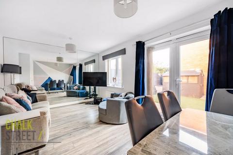 19 Juliette Mews, Romford, RM1 2BF
