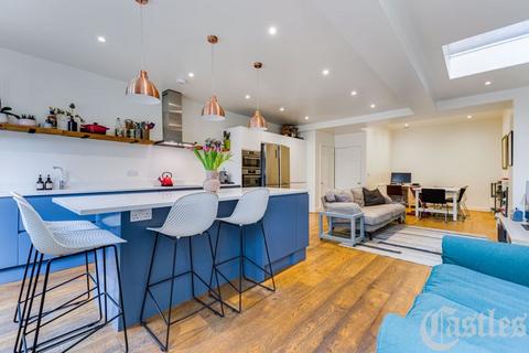 155 Rathcoole Gardens, London, N8 9PE