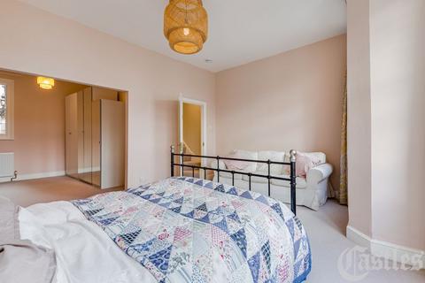 155 Rathcoole Gardens, London, N8 9PE