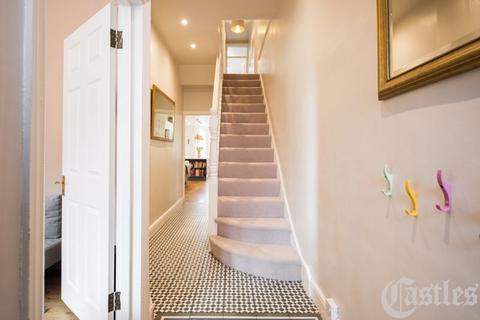 155 Rathcoole Gardens, London, N8 9PE