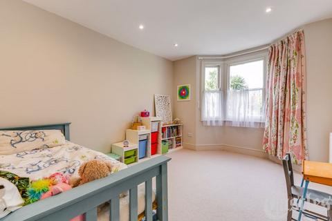 155 Rathcoole Gardens, London, N8 9PE