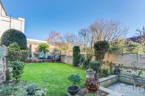 50 Crouch Hill, London, N4 4AA