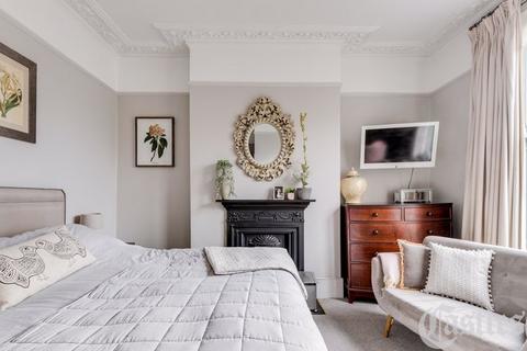 50 Crouch Hill, London, N4 4AA