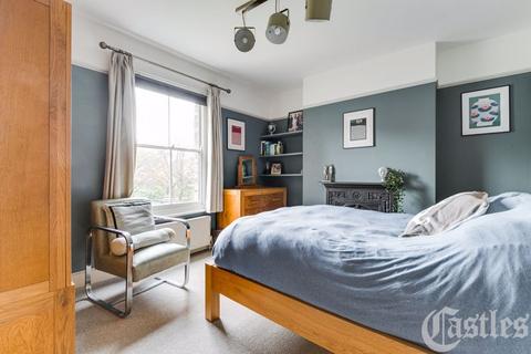 50 Crouch Hill, London, N4 4AA