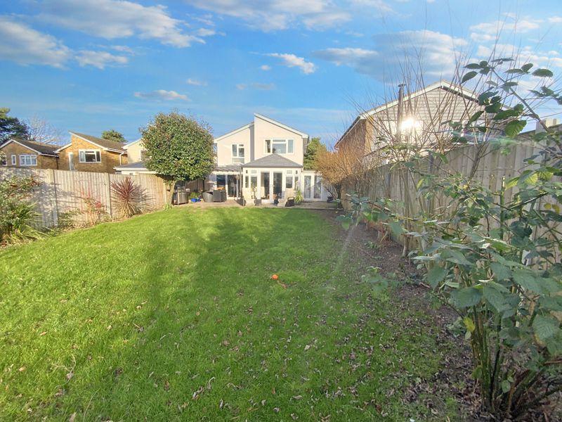 ST CATHERINE'S HILL CHRISTCHURCH 3 bed link detached house for sale £
