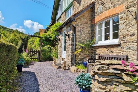1, Eastwood Cottages Lynbridge, Lynton, EX35 6NR