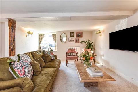3 bedroom cottage for sale - The Square, Titchfield