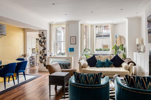 3 bedroom flat to rent, London SW1W