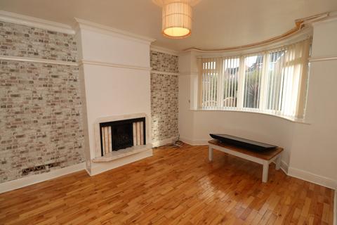 3 bedroom semi-detached house to rent - Cemetery Road, Pudsey, West Yorkshire, UK, LS28