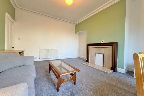 1 bedroom flat to rent, Moorland Road, Hyde Park, Leeds, LS6