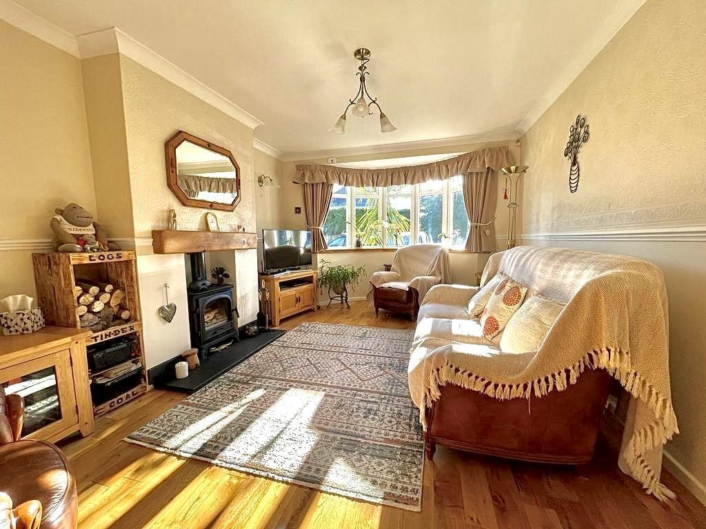 Andrew Road, West Bromwich, West Midlands, B71 3QP 4 bed semidetached