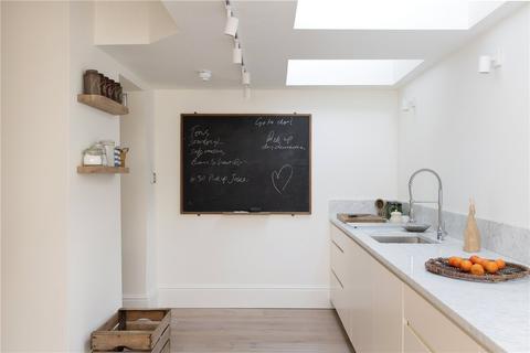 16 Springfield Place, Bath, BA1 5RA