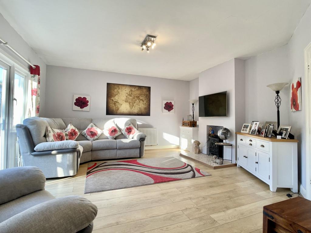 East Hill, Dartford, Kent, DA1 2 bed bungalow for sale £375,000