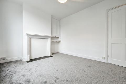 2 bedroom terraced house to rent, West End Road