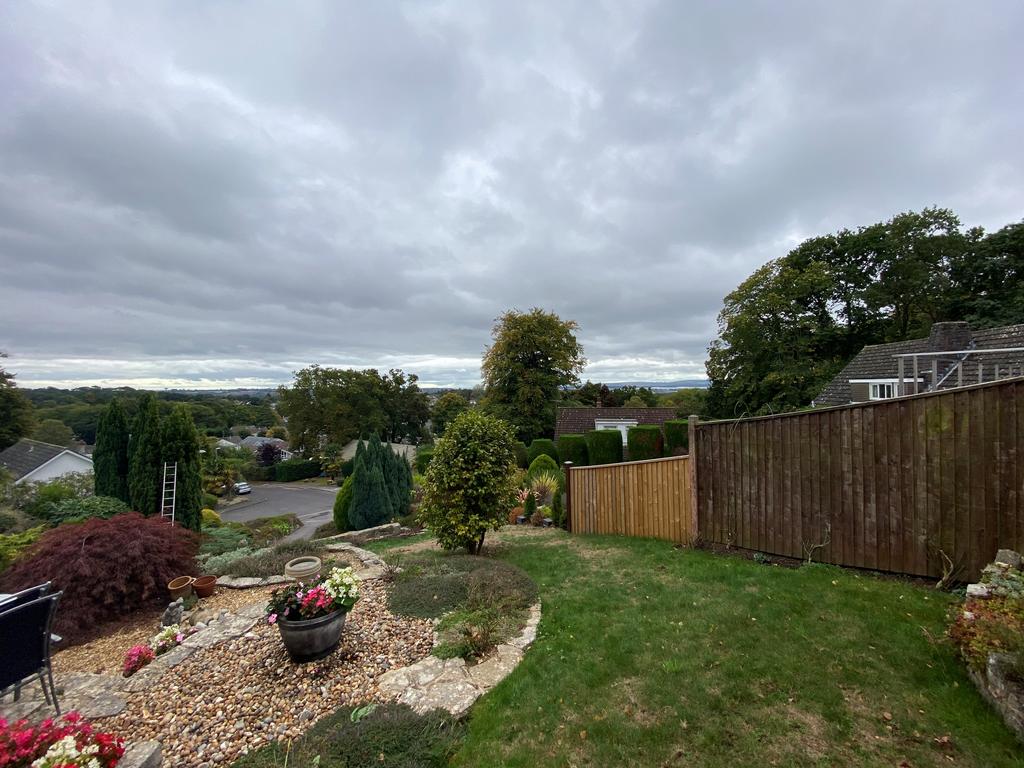 Beech Close, Broadstone, BH18 2 bed apartment £950 pcm (£219 pw)