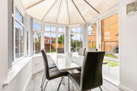 20 Alexandra Corniche, Hythe, CT21 5RN