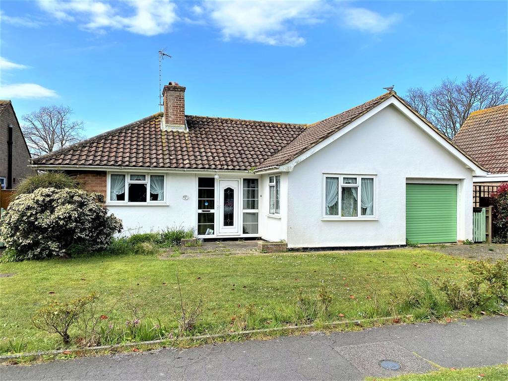 The Fairway, BexhillonSea, TN39 2 bed detached bungalow for sale £