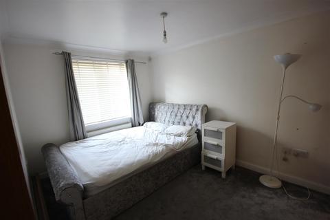 2 bedroom apartment to rent, Brightwen Grove, Stanmore