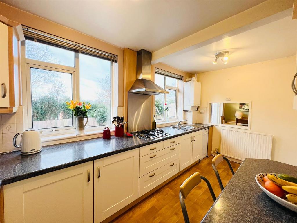 Sandown Crescent, Cuddington, Northwich 4 bed detached house £355,000