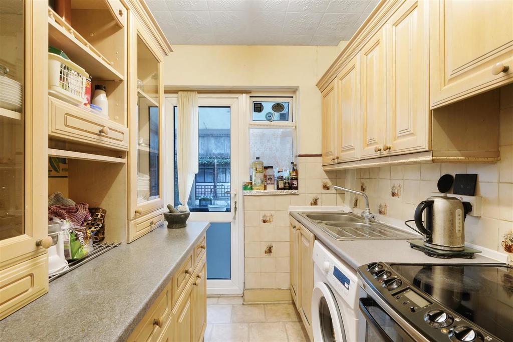 516 Whitton Avenue West - DWlg7a XKd23d MCAQ8 Cmz.jpg
