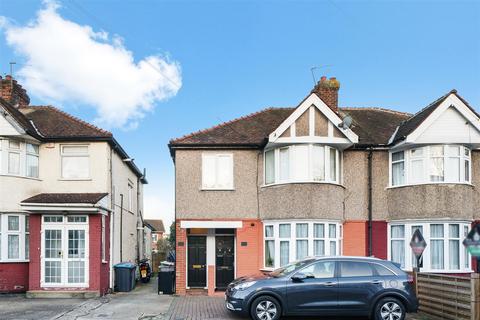 29a The Croft, Wembley, HA0 3EQ