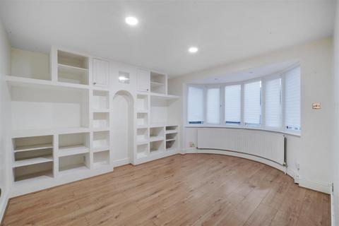 29a The Croft, Wembley, HA0 3EQ