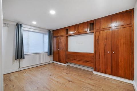 29a The Croft, Wembley, HA0 3EQ