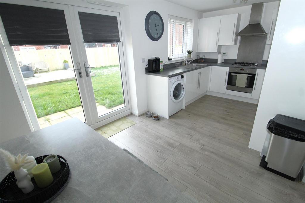 Kitchen1.JPG