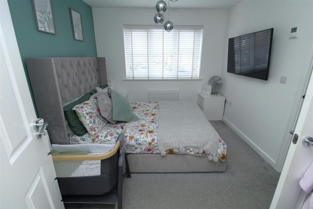 Bed1a.JPG
