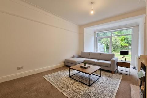 4 bedroom semi-detached house to rent, Buckingham Grove, Timperley