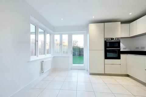 12 Whitley Link, Chelmsford, CM2 9FX