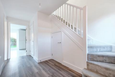 12 Whitley Link, Chelmsford, CM2 9FX