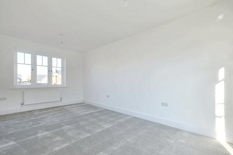 12 Whitley Link, Chelmsford, CM2 9FX