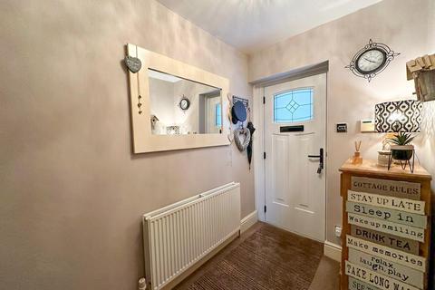 3 bedroom end of terrace house for sale, Colne Road, Cowling