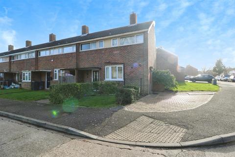 67 Cooks Spinney, Harlow, CM20 3BL