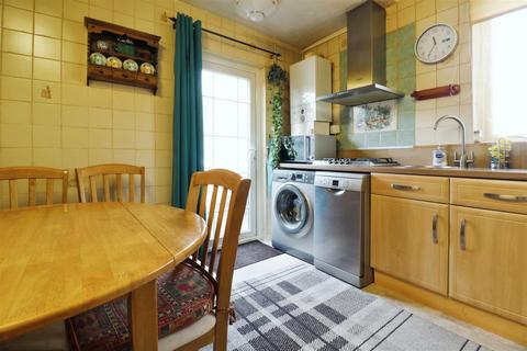 67 Cooks Spinney, Harlow, CM20 3BL