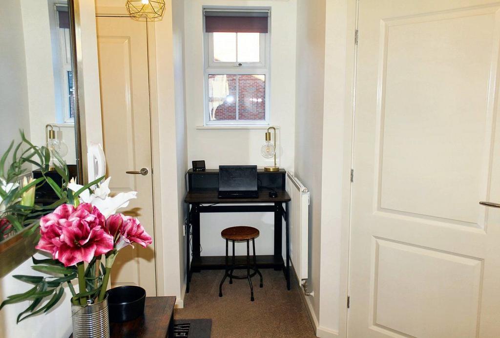 Cartwright Way, Beeston, Nottingham... 2 bed apartment £995 pcm (£230 pw)