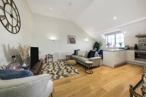 1 bedroom apartment for sale, Athelstan Place, Twickenham TW2 6AY