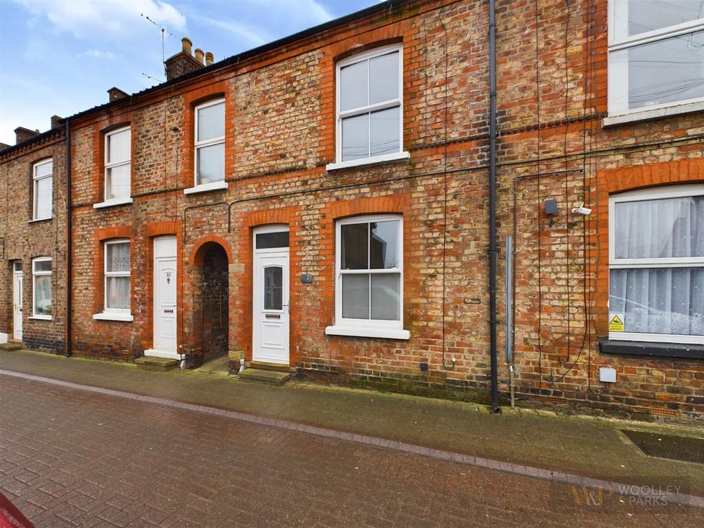 King Street, Driffield 2 bed terraced house for sale £120,000