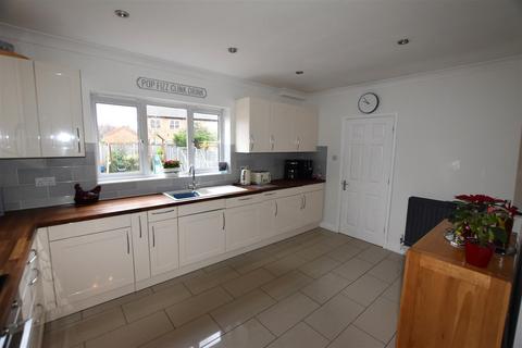 4 bedroom detached house for sale, Lily Close, Bicester