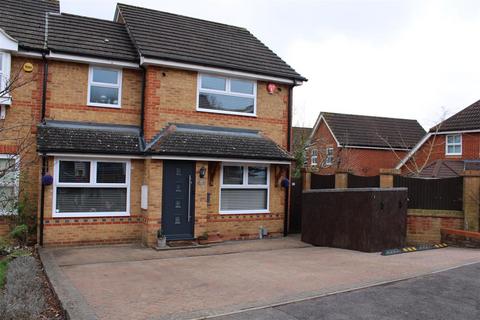21 Decouttere Close, Church Crookham, Fleet, GU52 0UR