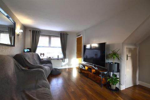 21 Decouttere Close, Church Crookham, Fleet, GU52 0UR
