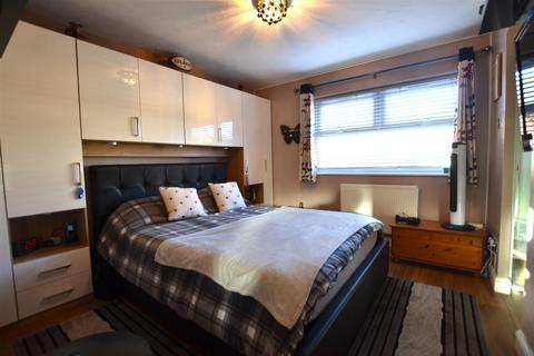 21 Decouttere Close, Church Crookham, Fleet, GU52 0UR