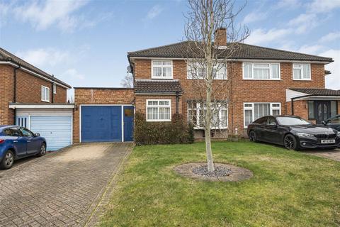 4 Corbett Gardens, Woodley, Reading, RG5 4JY